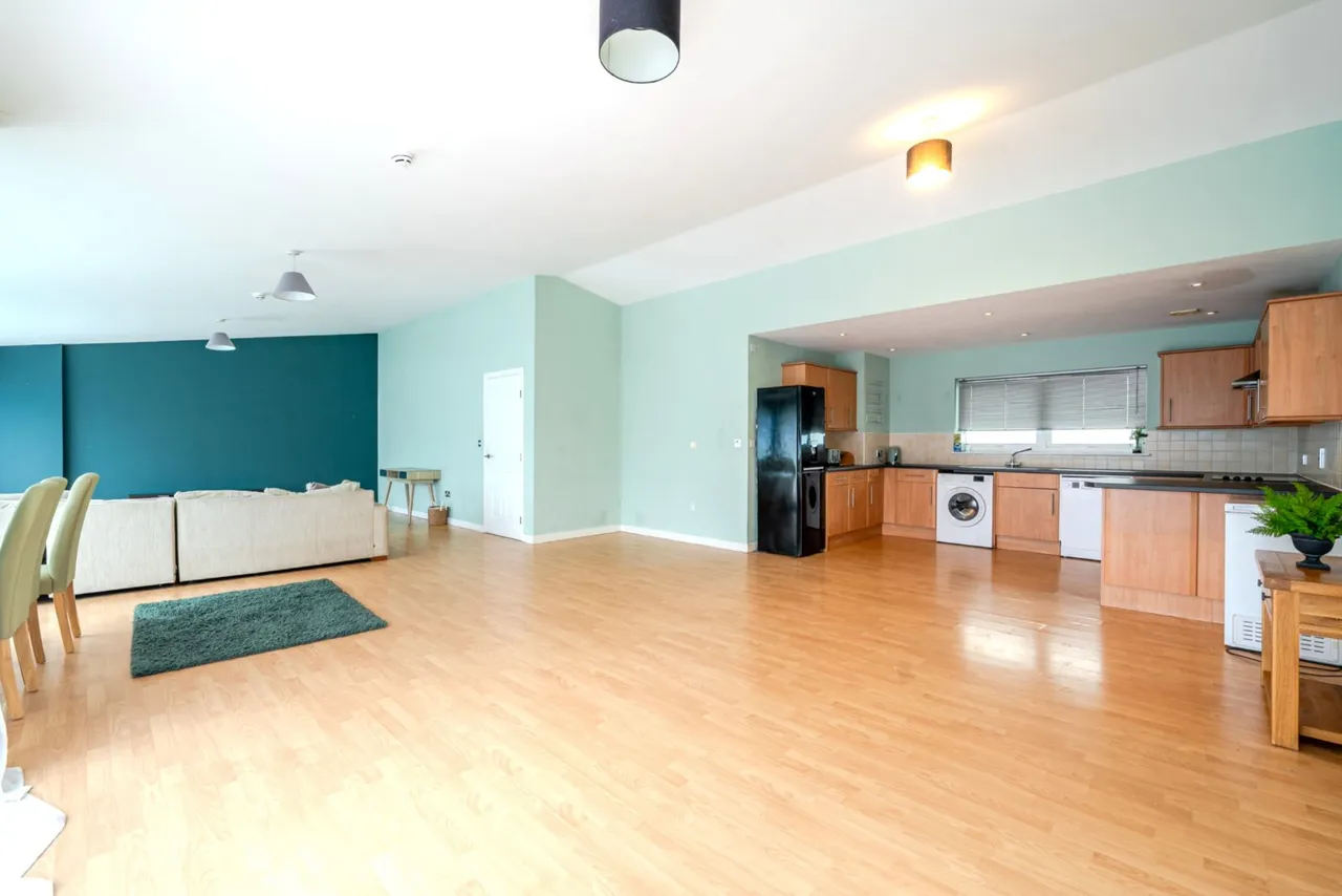 2 bed flat for sale, Concord Street, Leeds, LS2