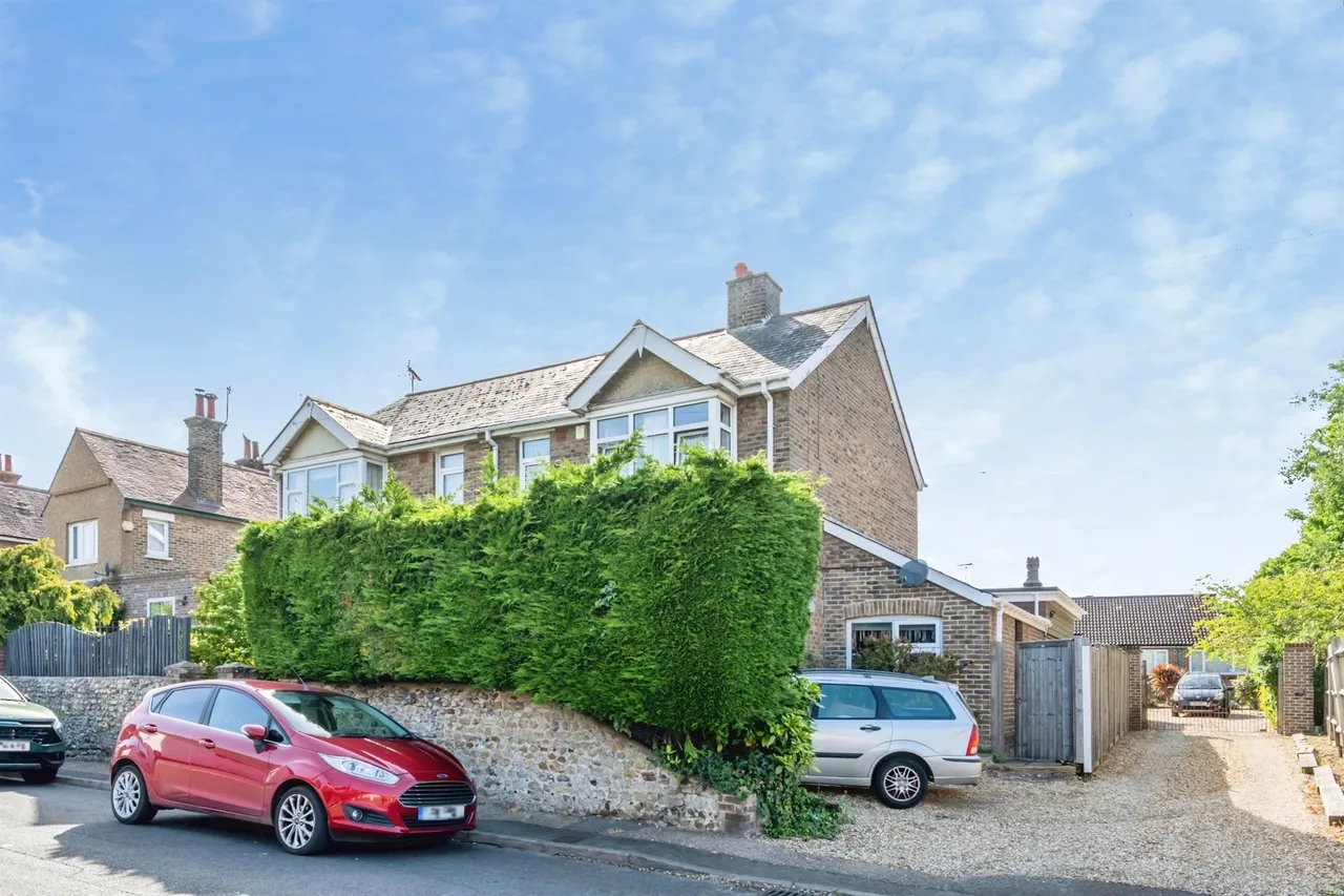 4 bed house for sale — Shripney Road, Bognor Regis