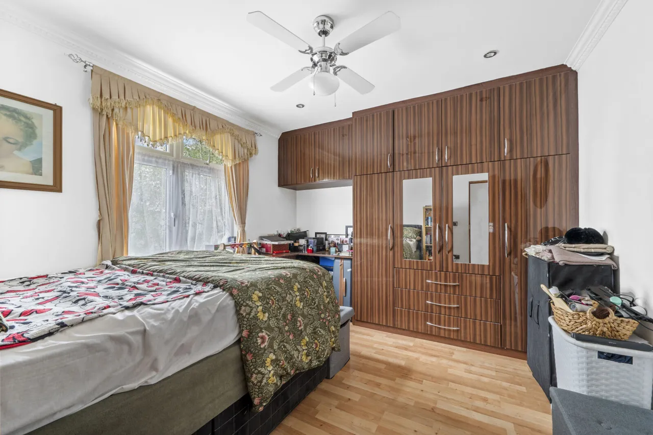 The Crescent, New Malden, KT3, photo 12