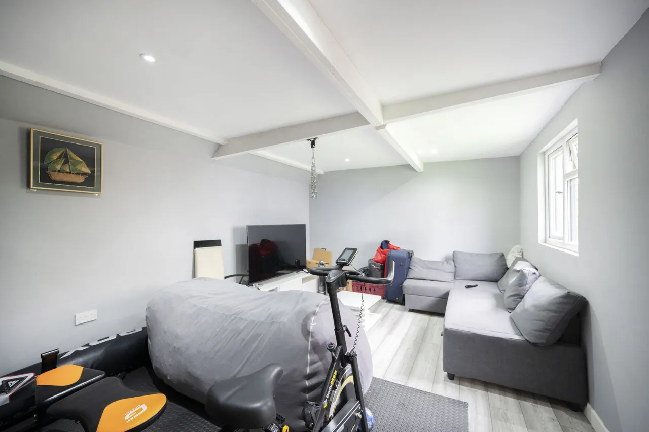 The Crescent, New Malden, KT3, photo 10