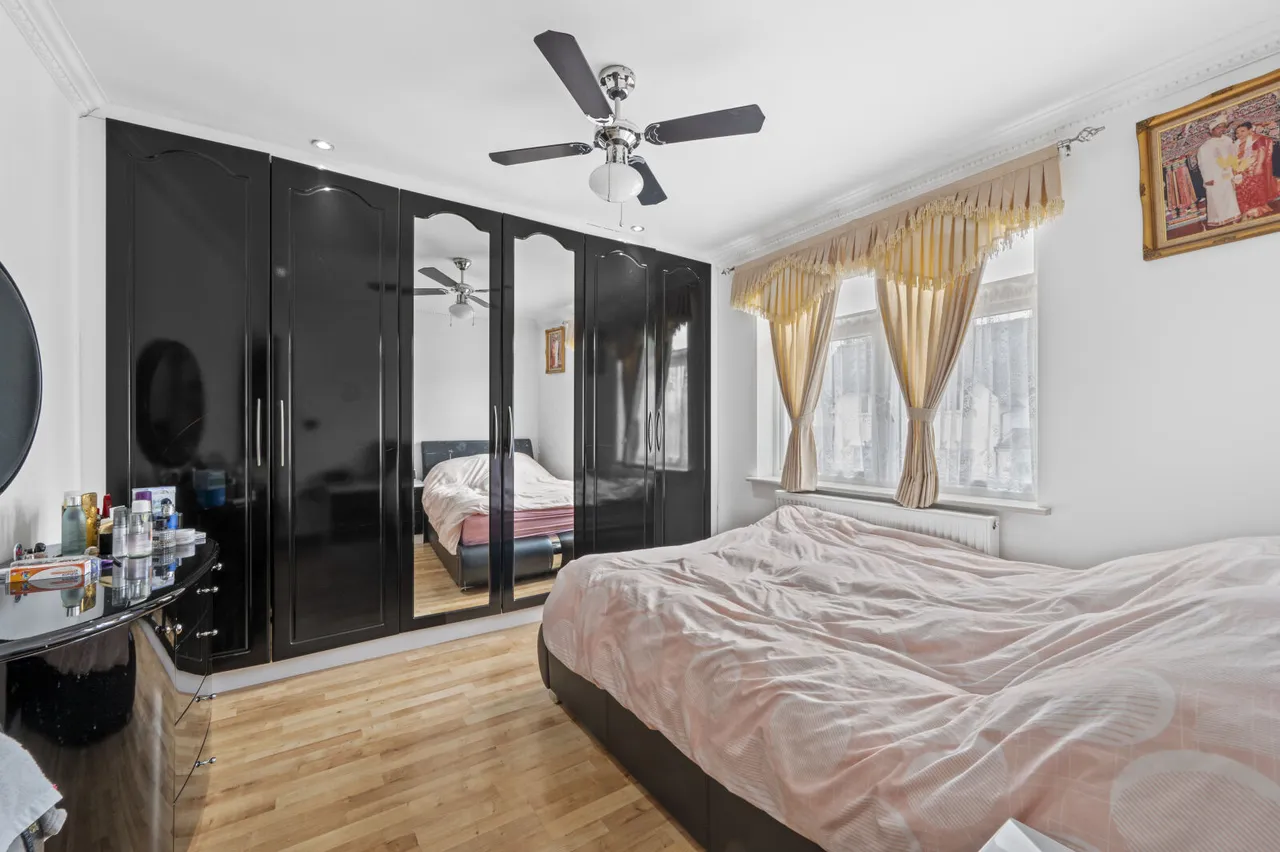 The Crescent, New Malden, KT3, photo 13