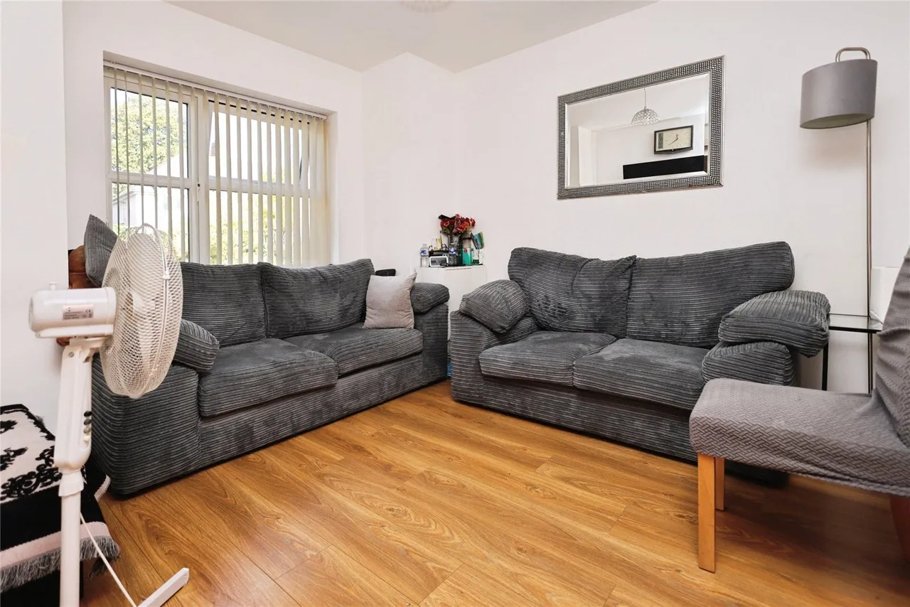 Ward Close, Birmingham, B8, photo 3