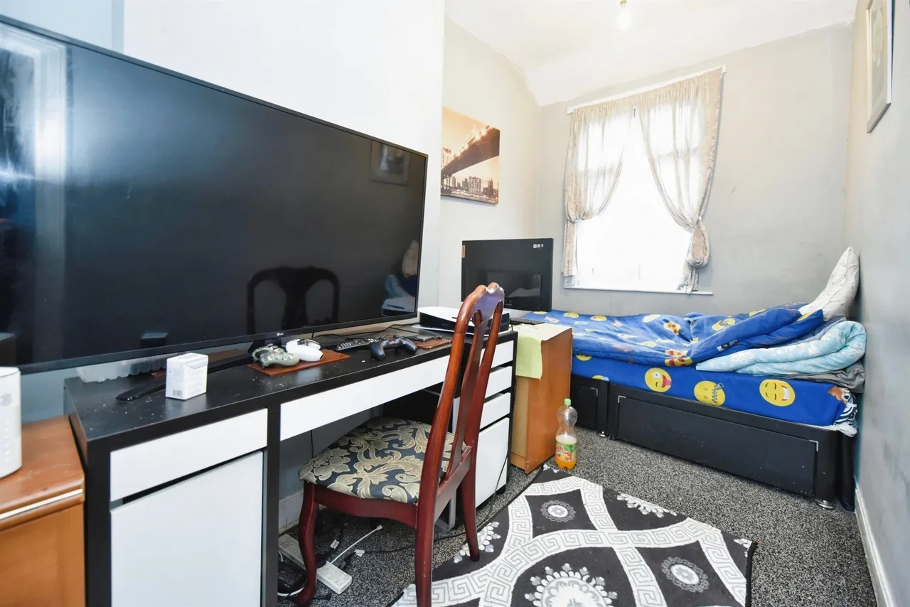 Doncaster Road, East Dene, S65, photo 5