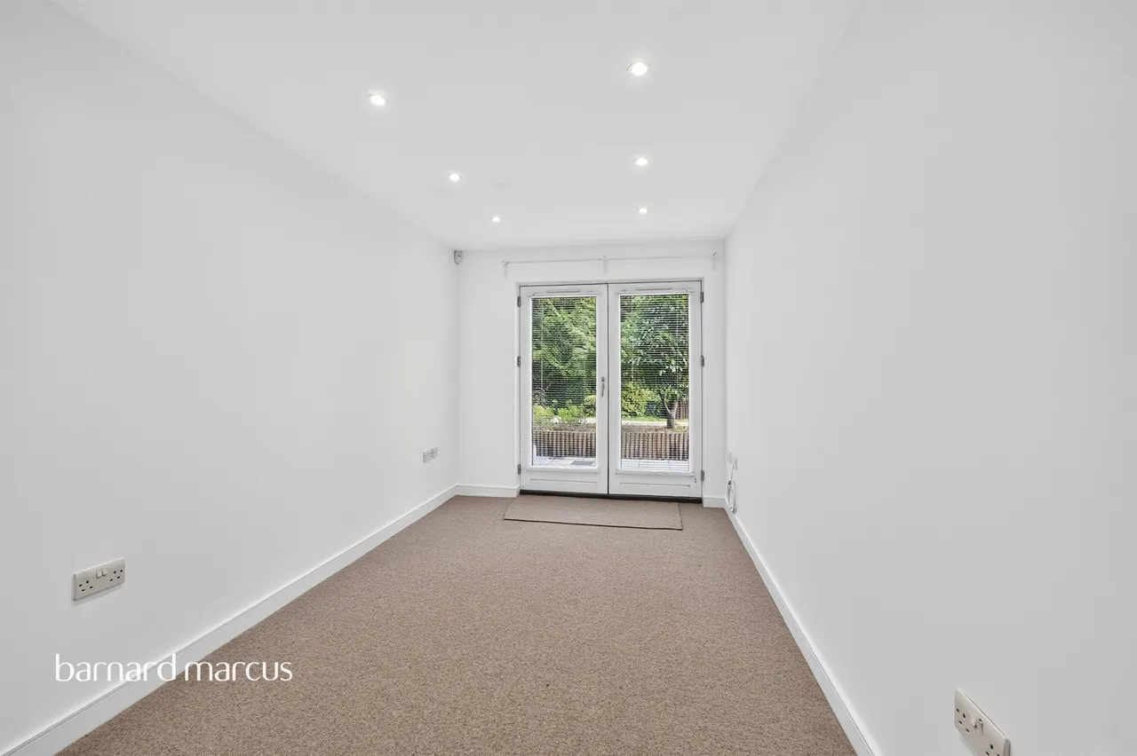 Valley Road, Kenley, CR8, photo 17