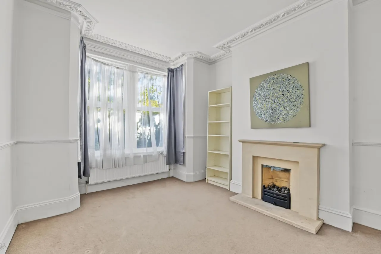 2 bed house for sale, East Road, Stratford, E15