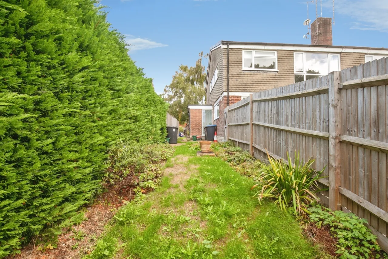 Appledore Gardens, Lindfield, RH16, photo 18