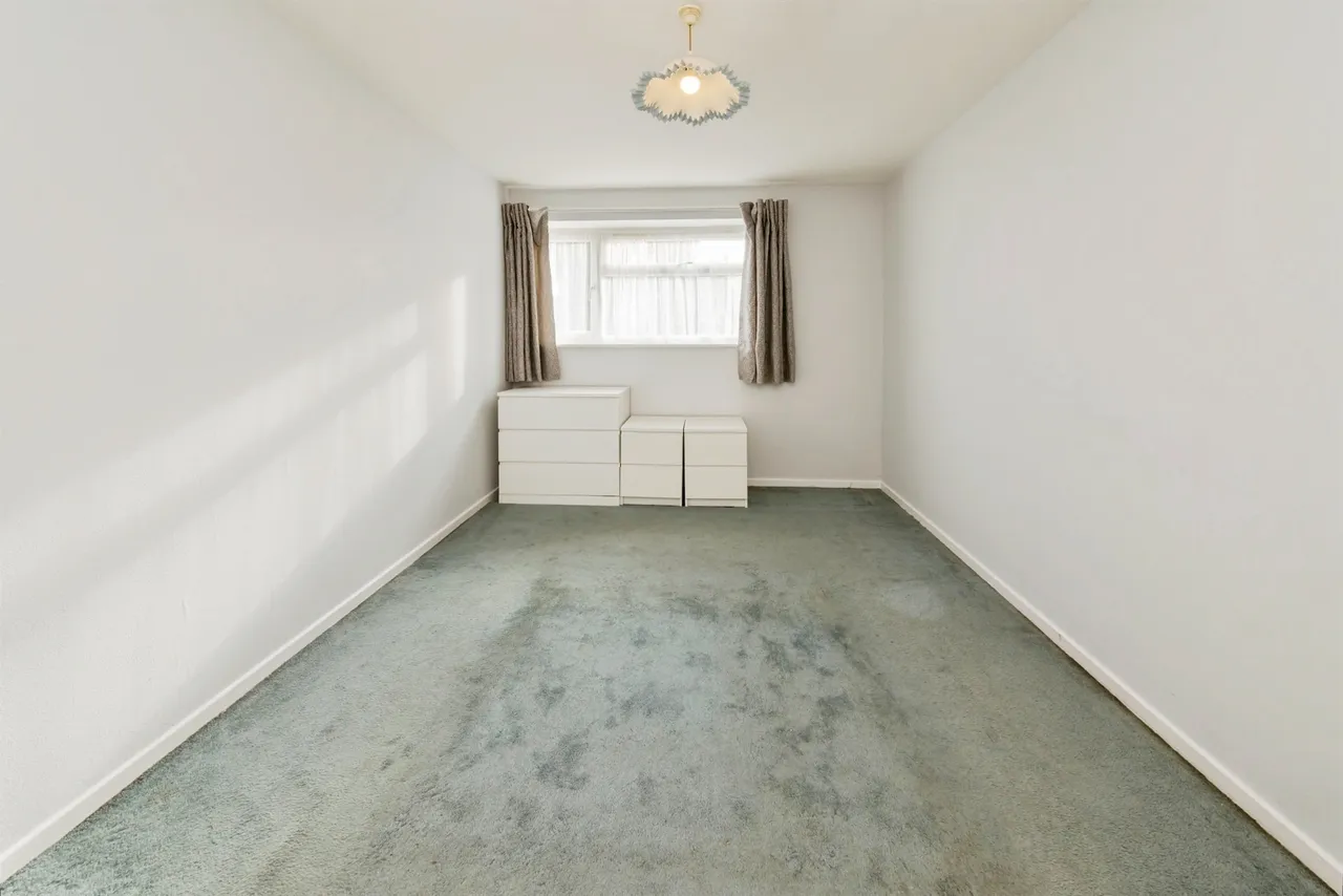 Appledore Gardens, Lindfield, RH16, photo 17
