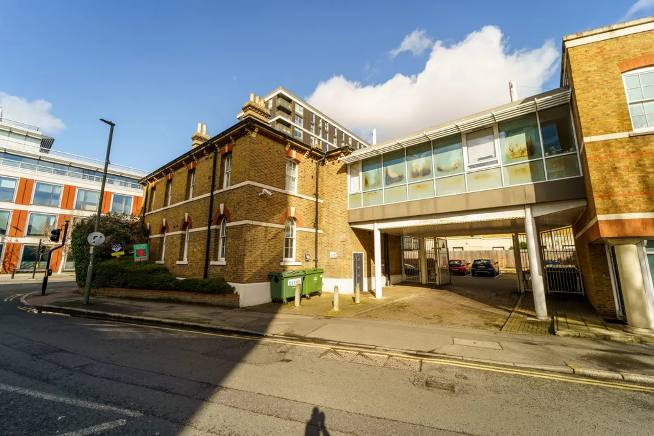 London Road, photo 10