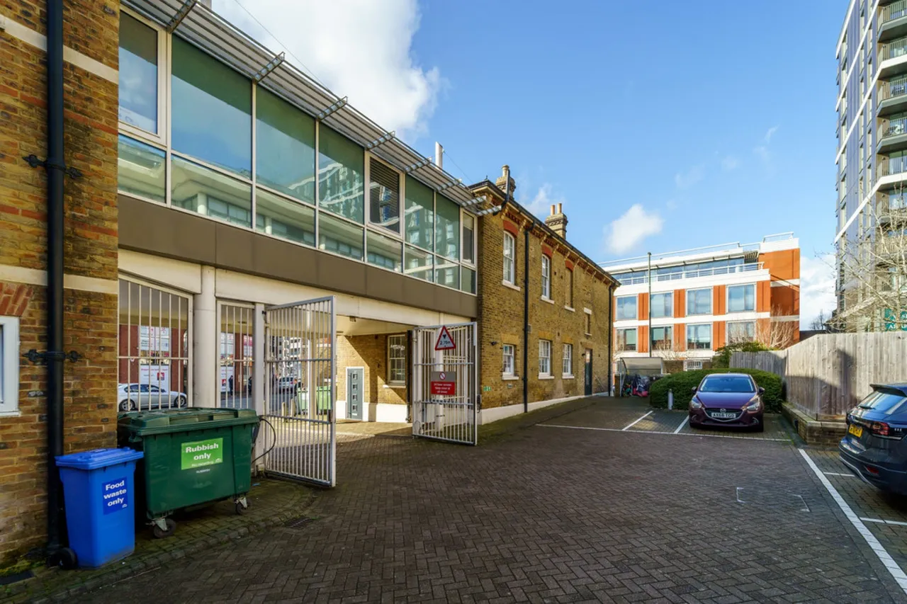 London Road, photo 9