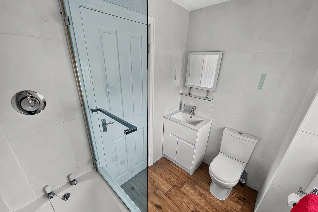 Fairway Avenue, Manchester M23 9JP, photo 16