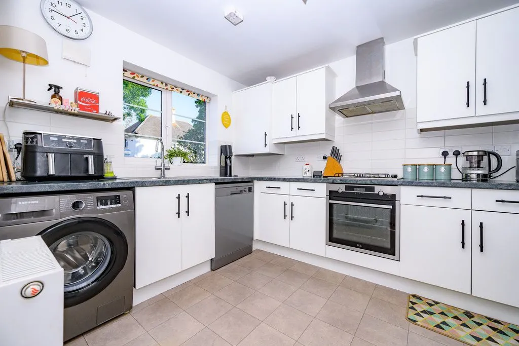 Clarkes Road, Hatfield AL10 0HL, photo 3