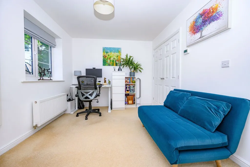 Clarkes Road, Hatfield AL10 0HL, photo 18