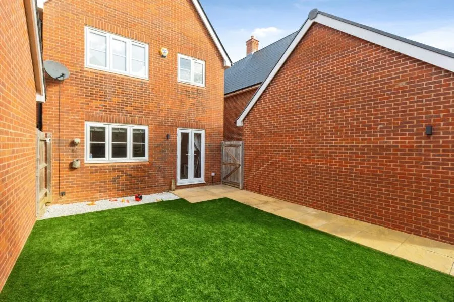 Claygate Corner, Aylesbury, HP18, photo 18