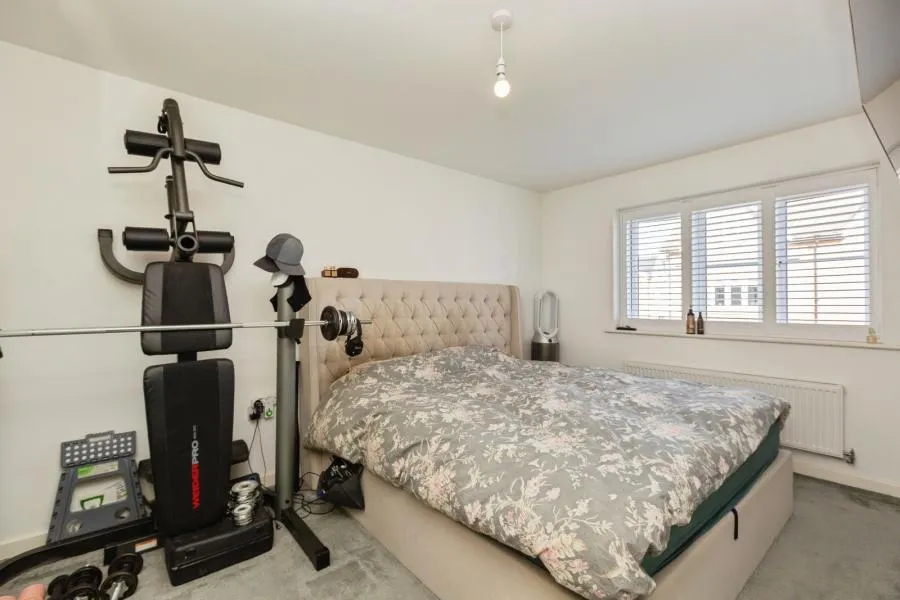 Claygate Corner, Aylesbury, HP18, photo 9