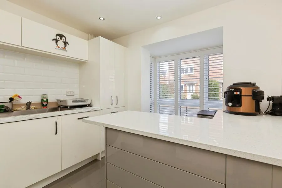 Claygate Corner, Aylesbury, HP18, photo 8
