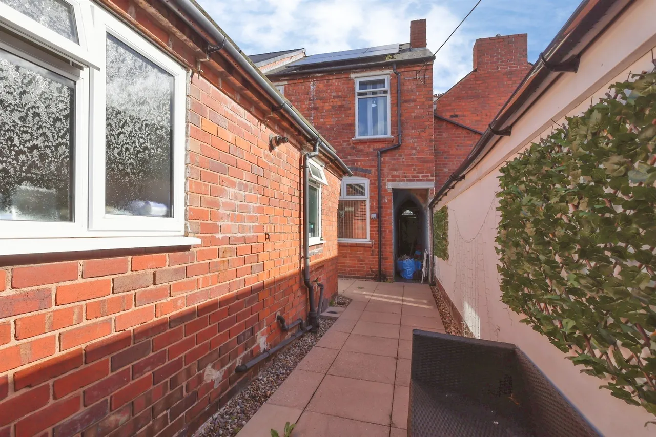 Gorsty Hill Road, Rowley Regis, B65, photo 15
