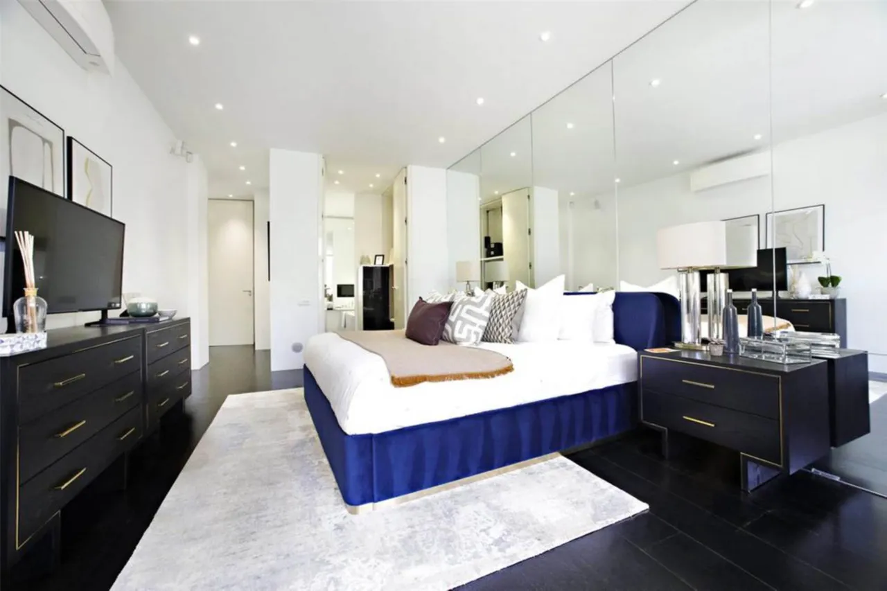 London, SW1X, photo 6