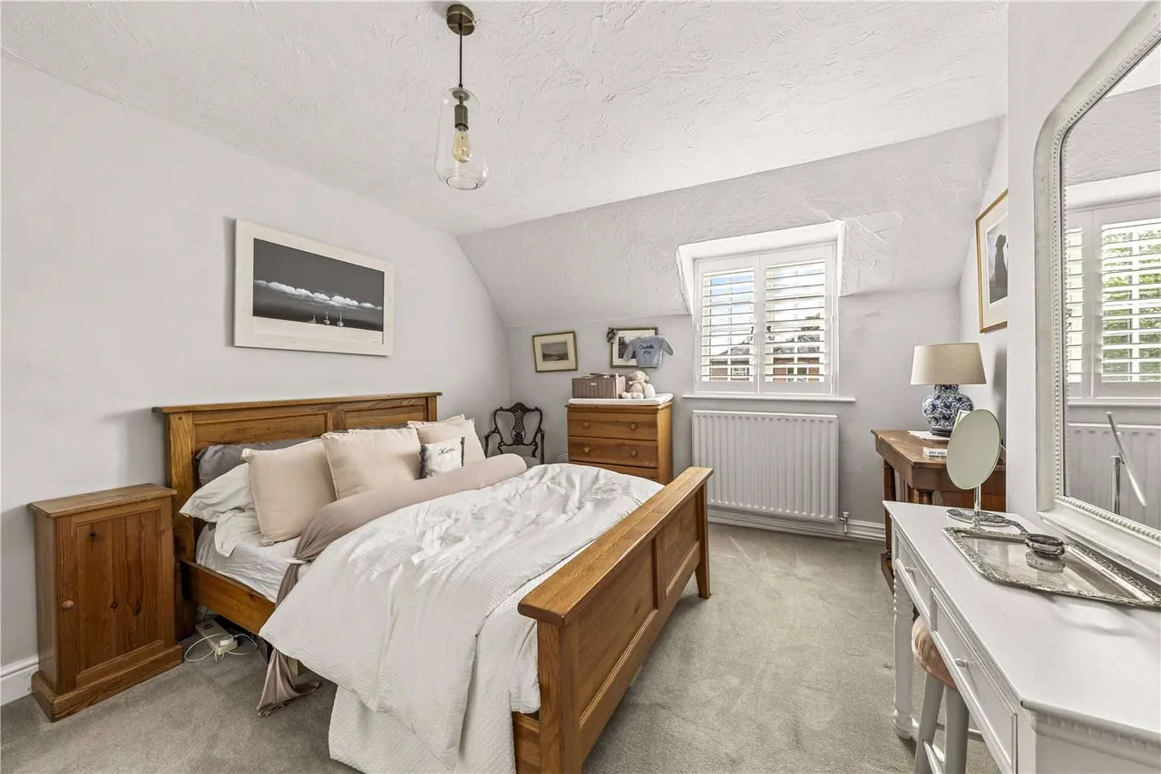 Petworth Road, Chiddingfold, Godalming, Surrey, GU8 4UW, photo 8