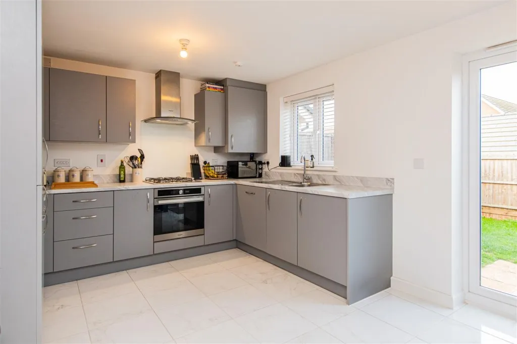 Irthlingborough Road North, Wellingborough, photo 4
