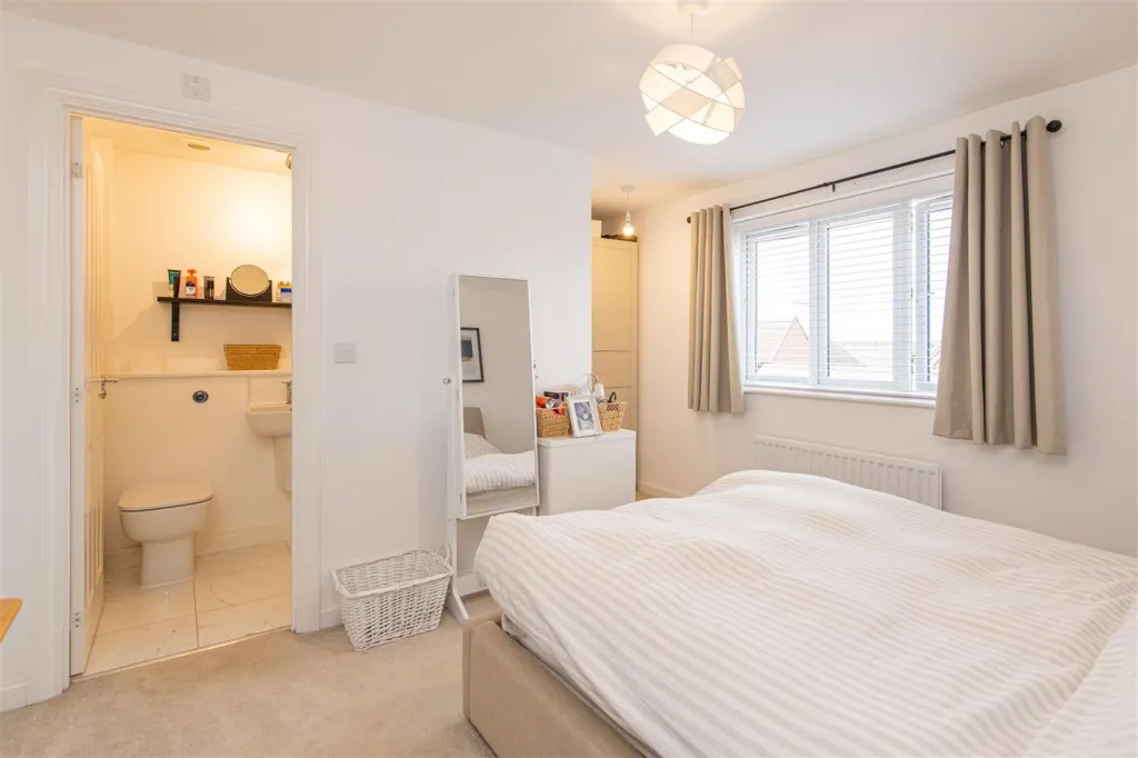 Irthlingborough Road North, Wellingborough, photo 6
