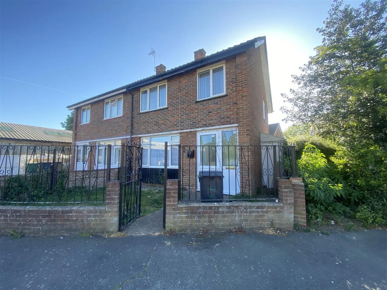 3 bed house for sale, Genever Close, London