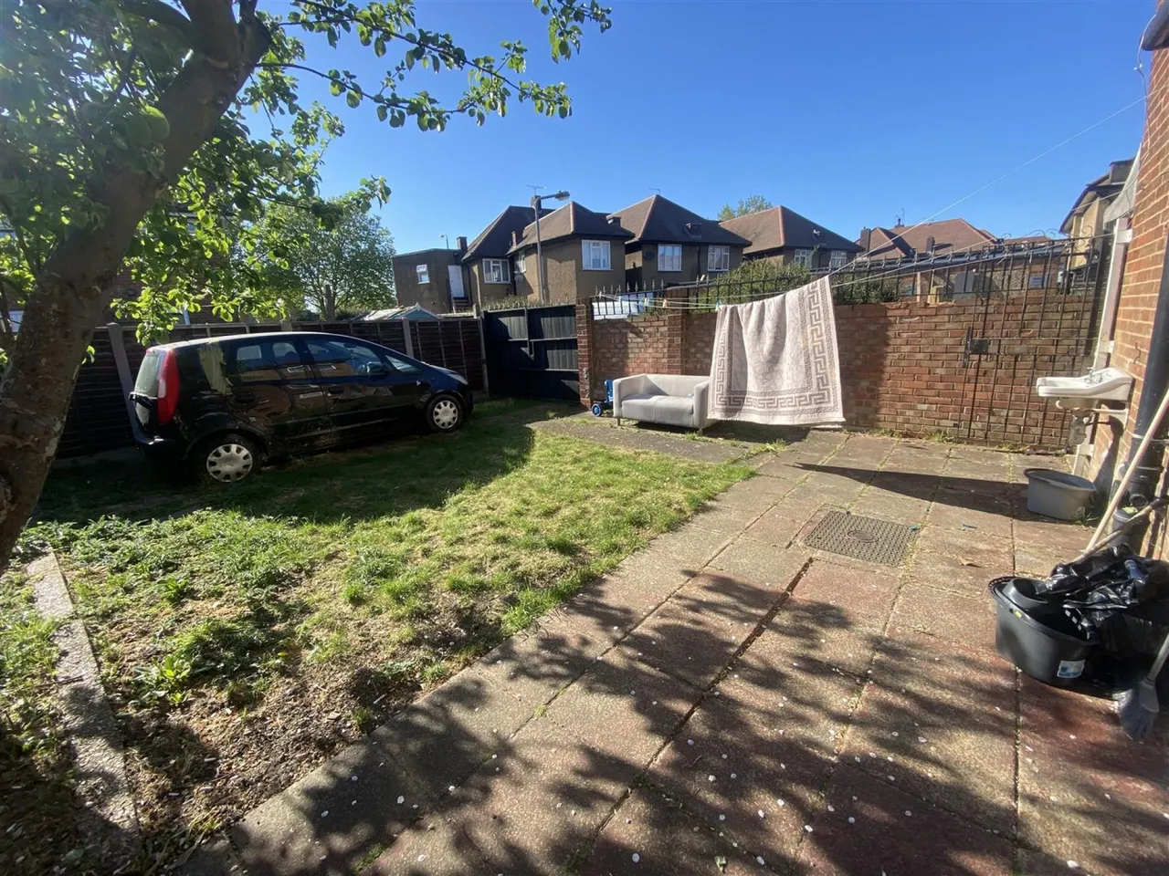 Genever Close, London, photo 11