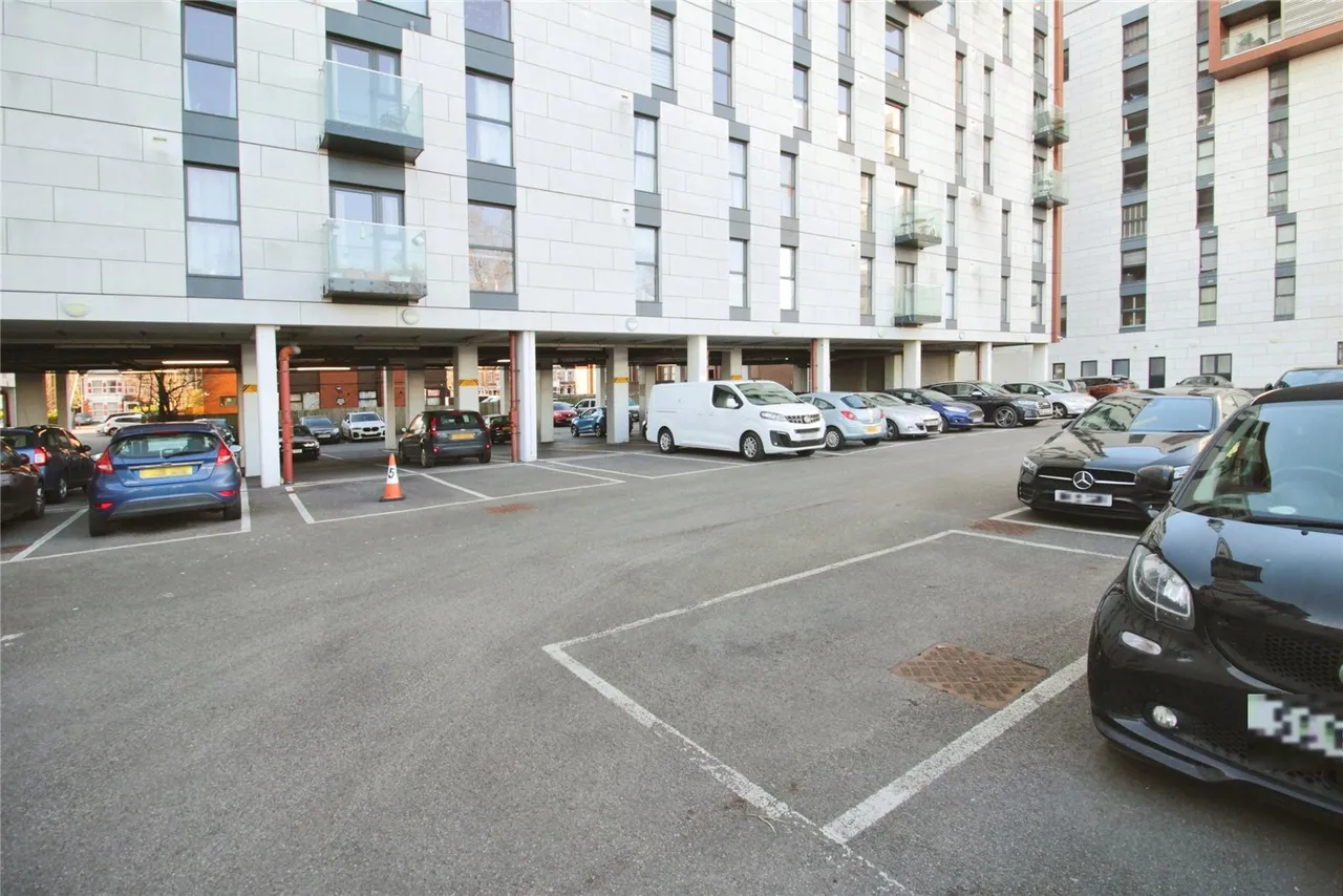 Victoria Avenue, Southend-On-Sea, SS2, photo 17