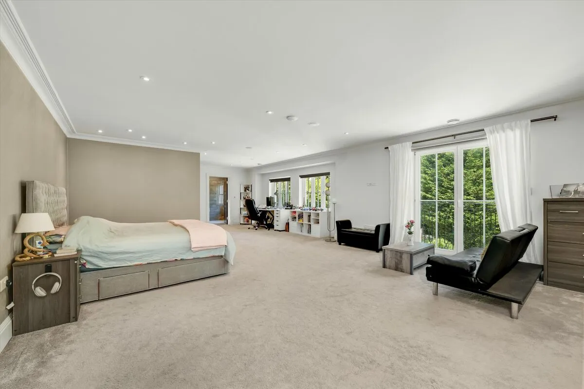 West End Lane, Esher, KT10, photo 13