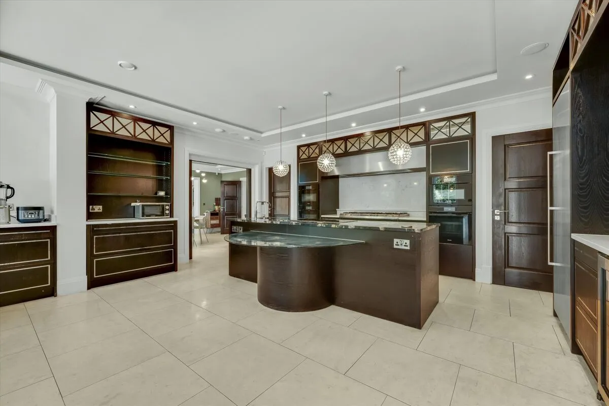 West End Lane, Esher, KT10, photo 3