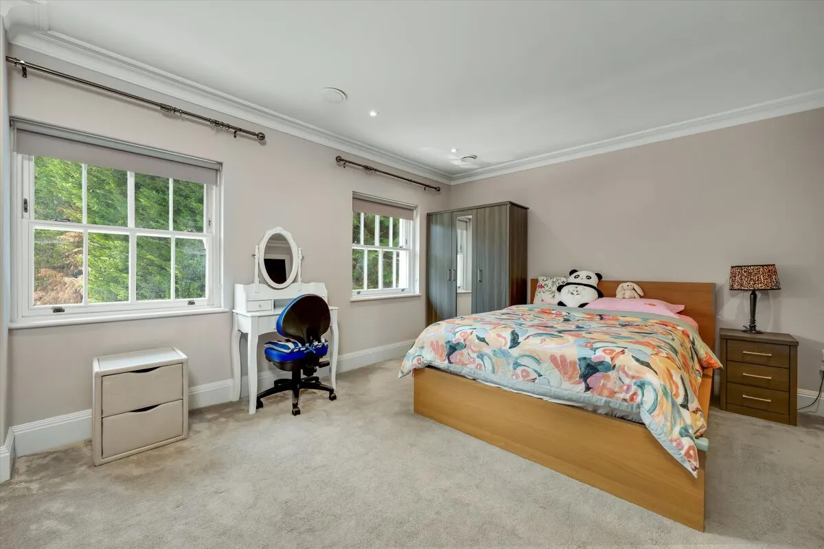 West End Lane, Esher, KT10, photo 14