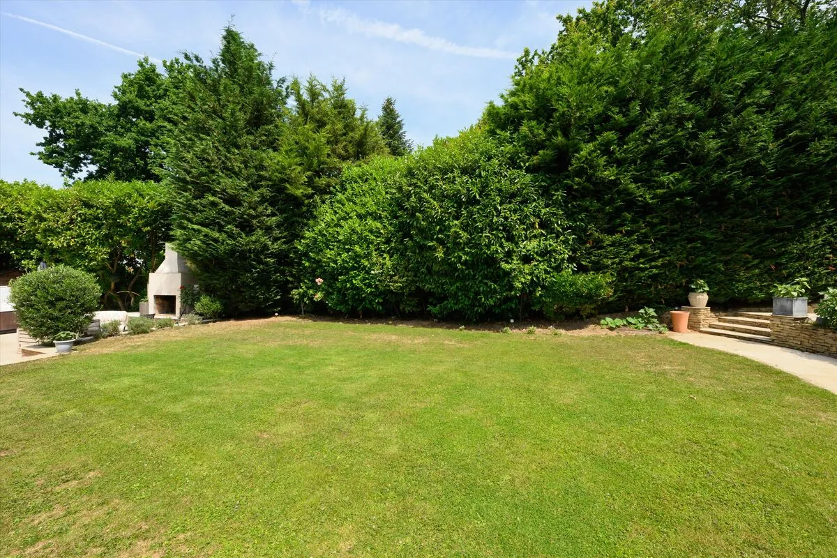 West End Lane, Esher, KT10, photo 22