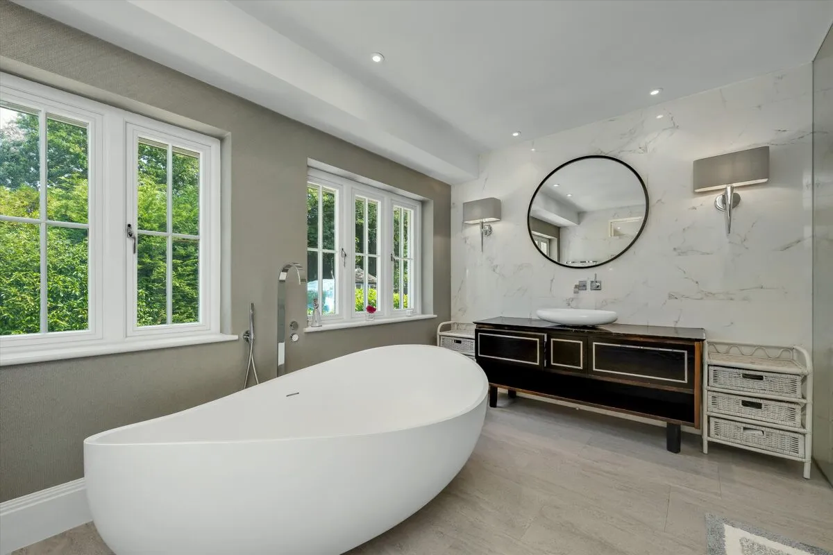 West End Lane, Esher, KT10, photo 16