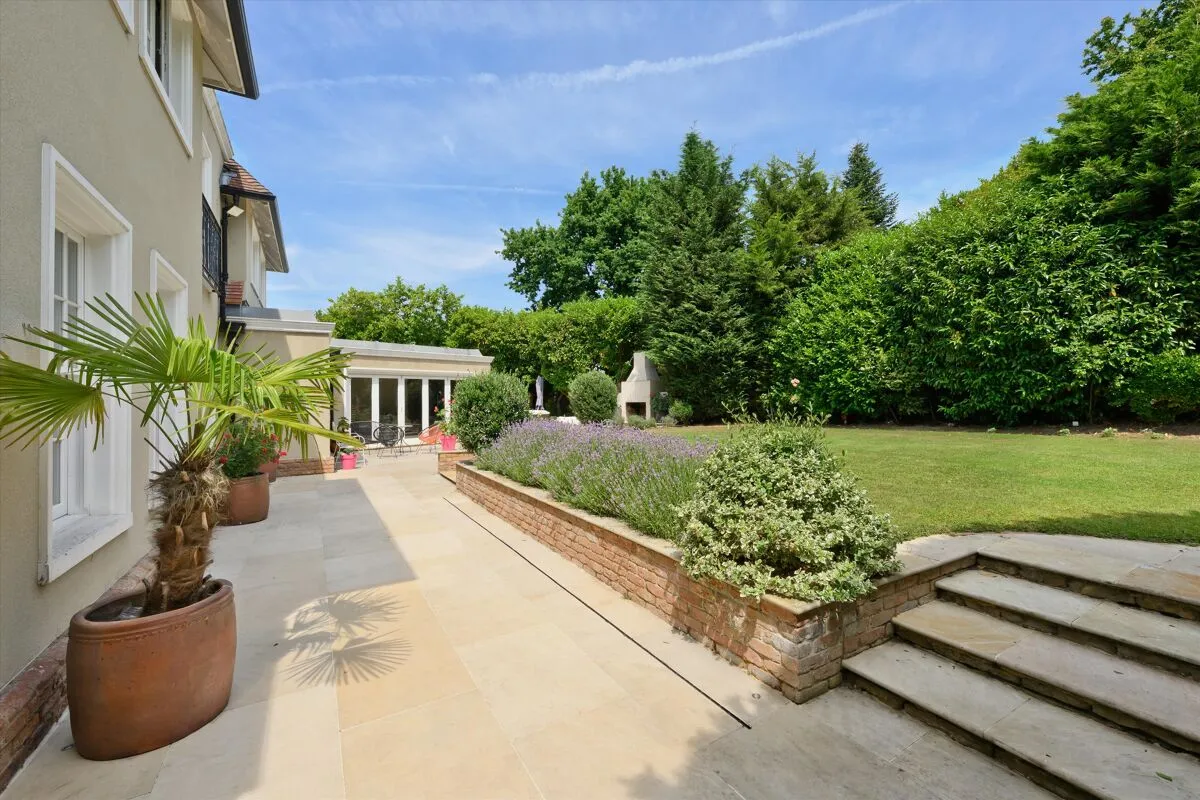 West End Lane, Esher, KT10, photo 21