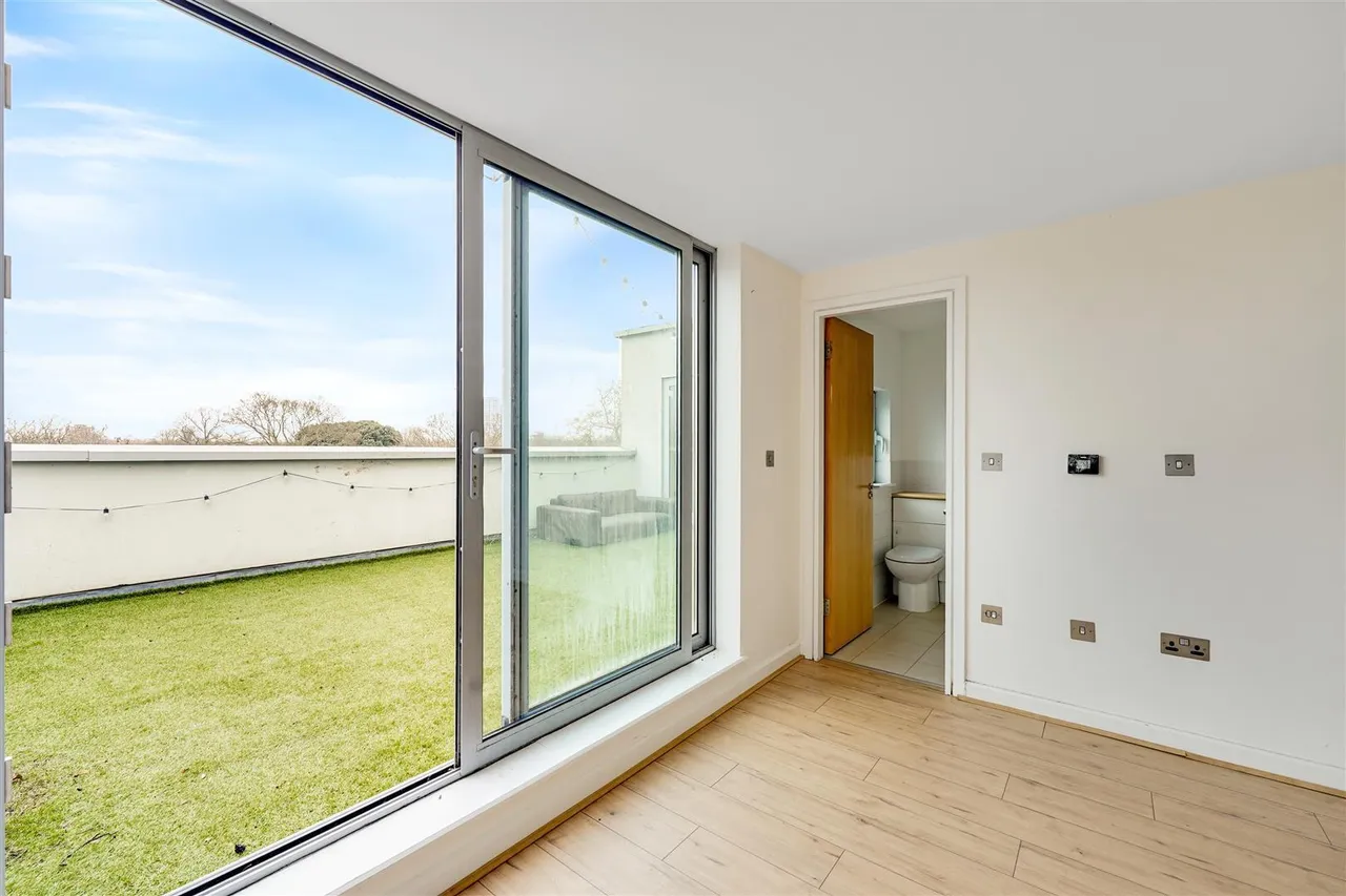 Hermit Road, Canning Town, E16, photo 9