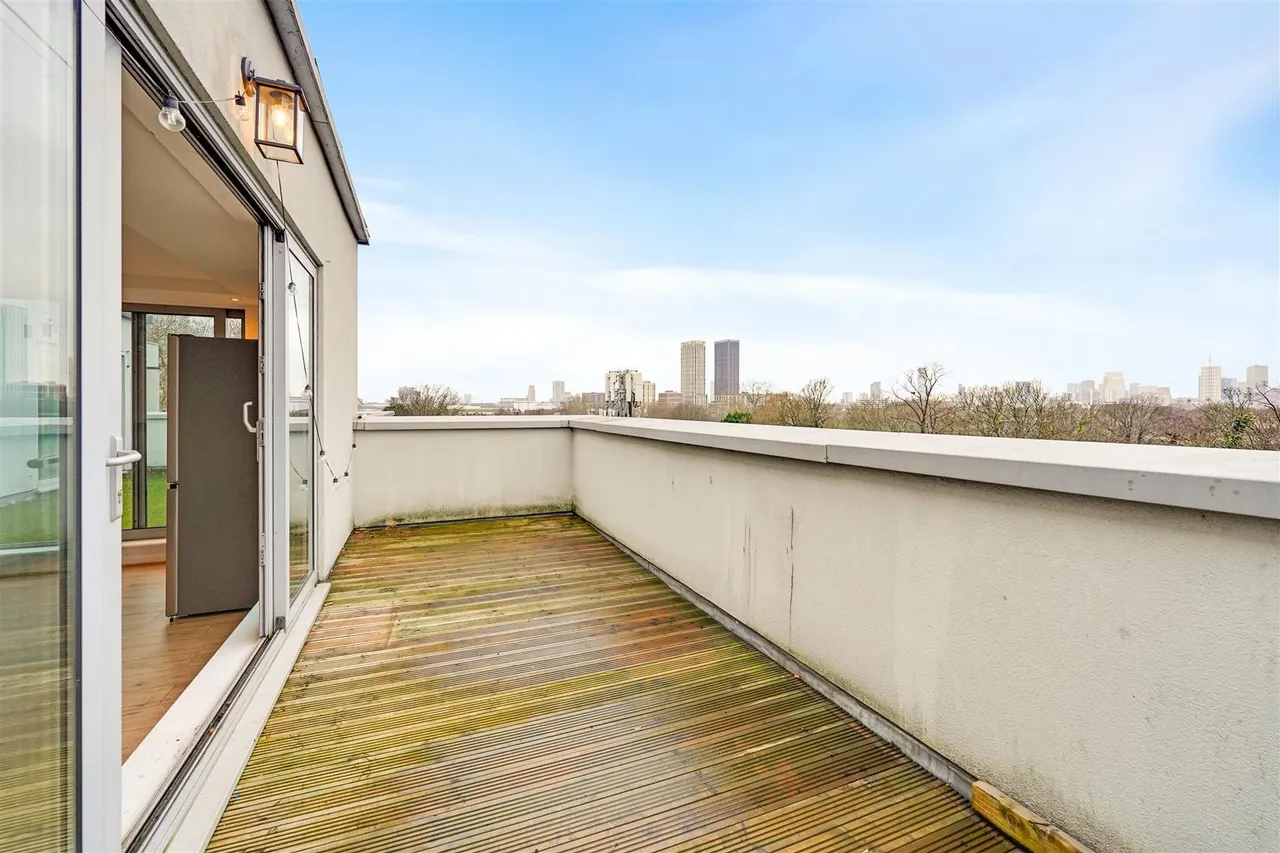Hermit Road, Canning Town, E16, photo 5