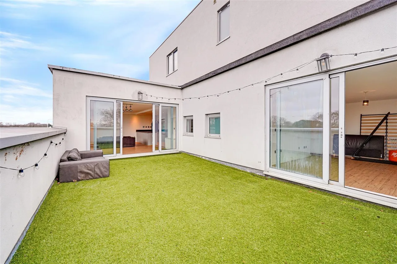 2 bed flat for sale, Hermit Road, Canning Town, E16