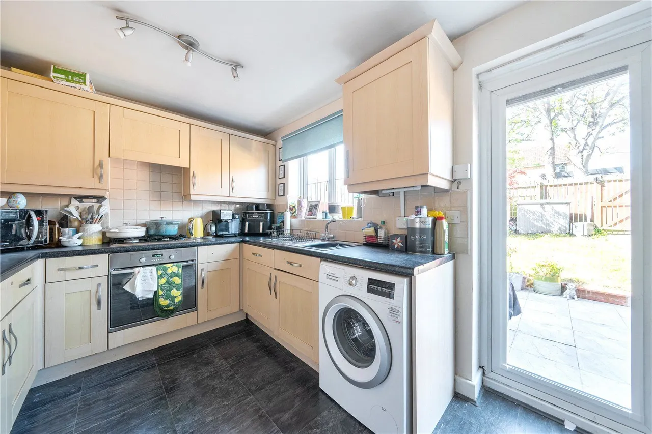 Newlands, Farsley, LS28, photo 3