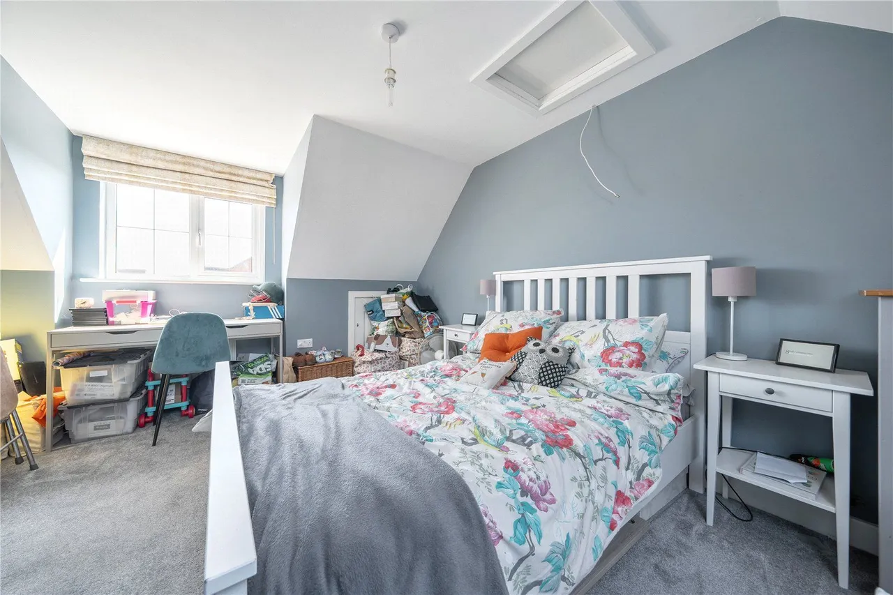Newlands, Farsley, LS28, photo 6