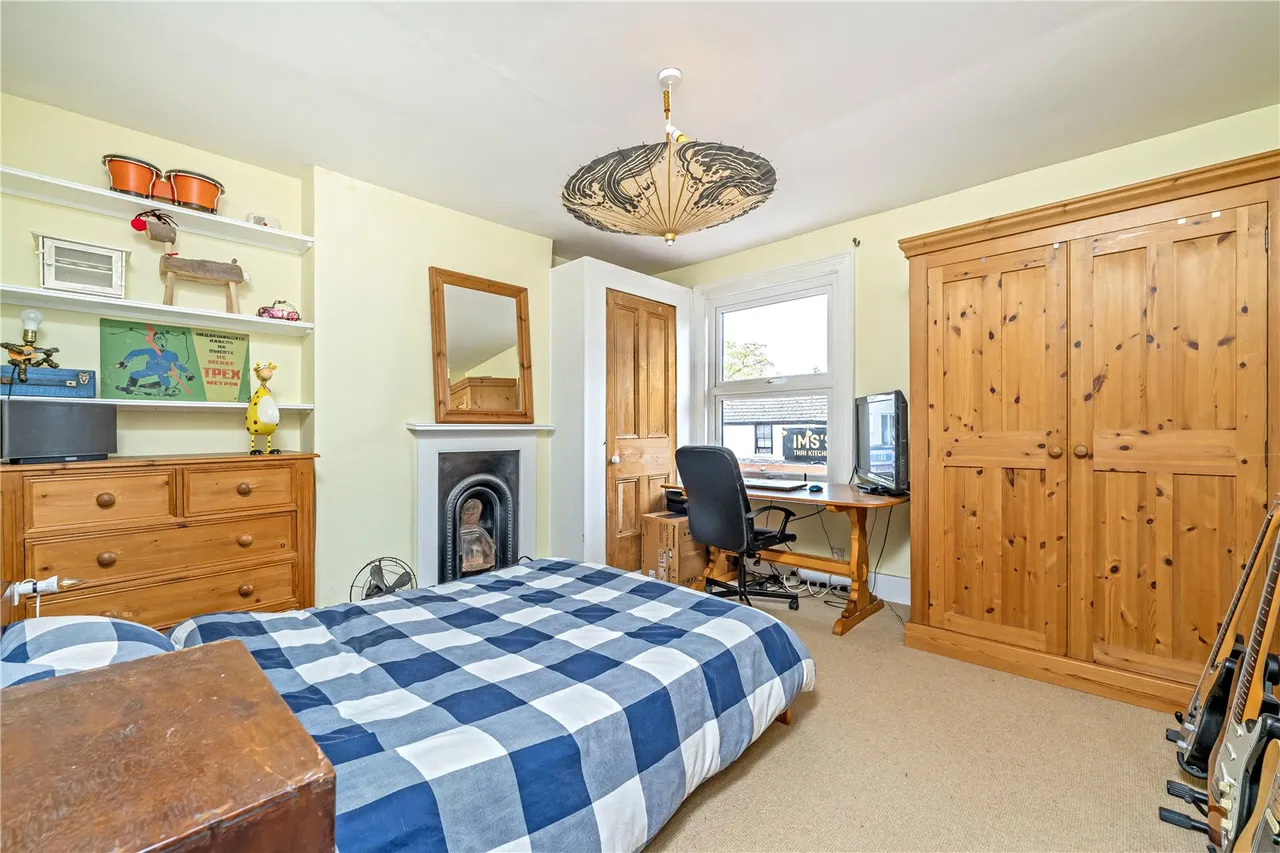 High Street, Hampton Hill, TW12 1NH, photo 5