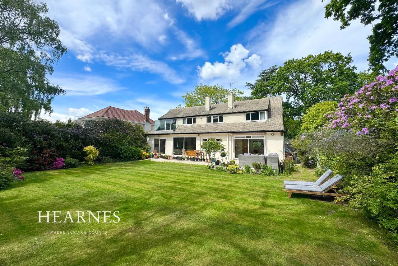 5 bed property for sale, Alyth Road, BH3