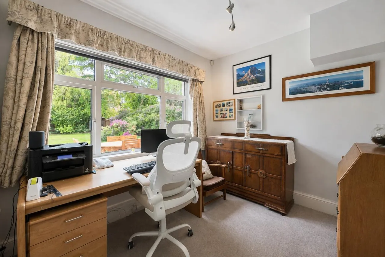 Alyth Road, BH3, photo 8