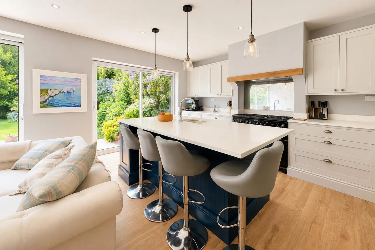 Alyth Road, BH3, photo 12