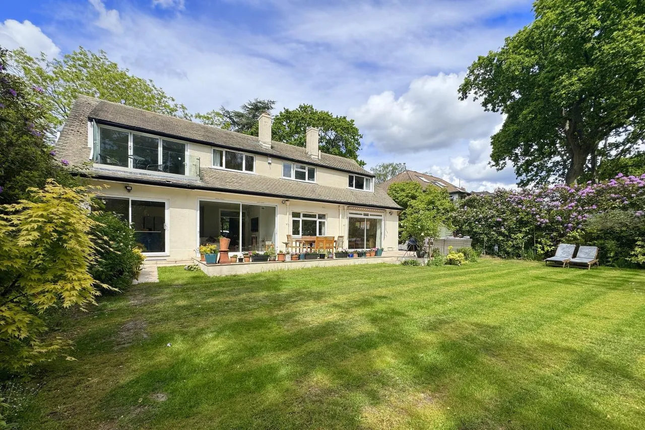 Alyth Road, BH3, photo 23