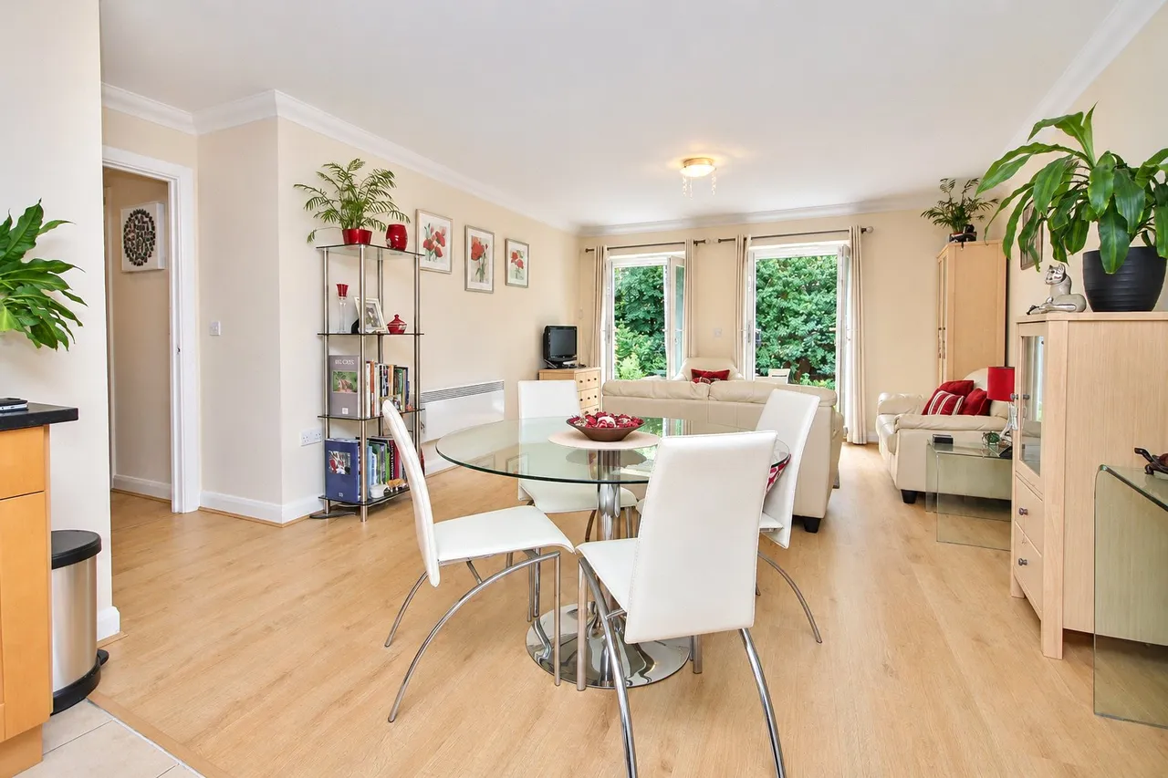 Heathside Crescent, Woking, GU22, photo 4