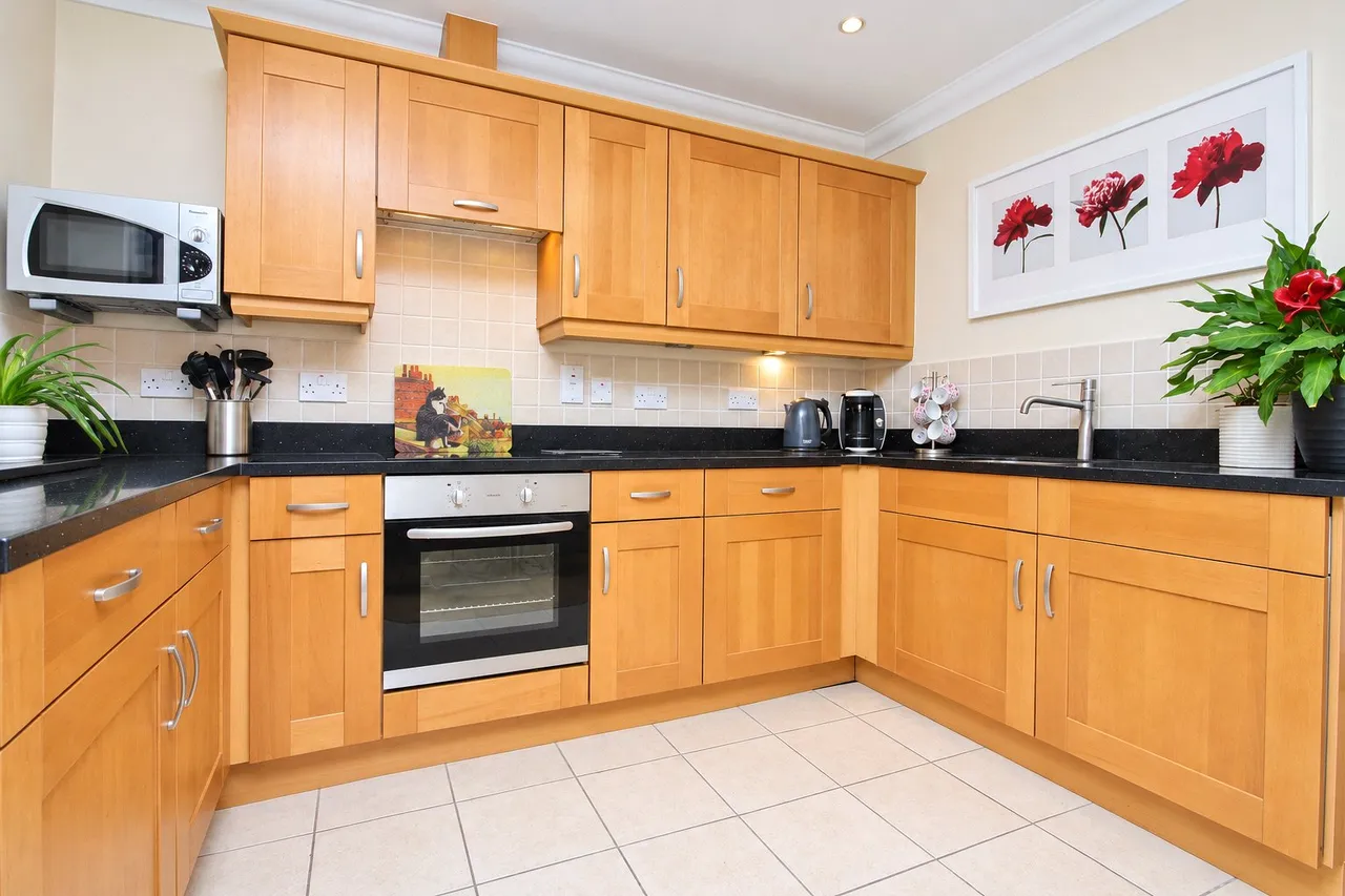 Heathside Crescent, Woking, GU22, photo 5