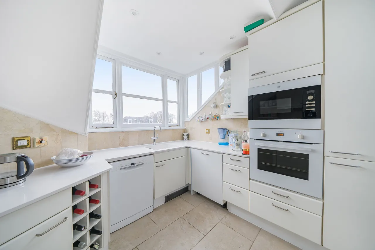 London, NW3, photo 12