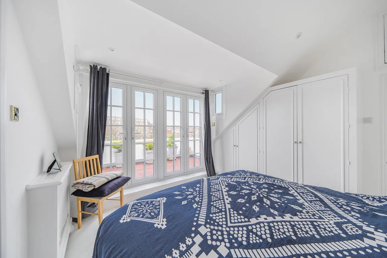 London, NW3, photo 13