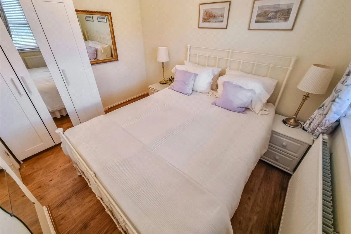 Shackleton Close, Ash Vale, Guildford, Surrey, GU12 5SB, photo 11