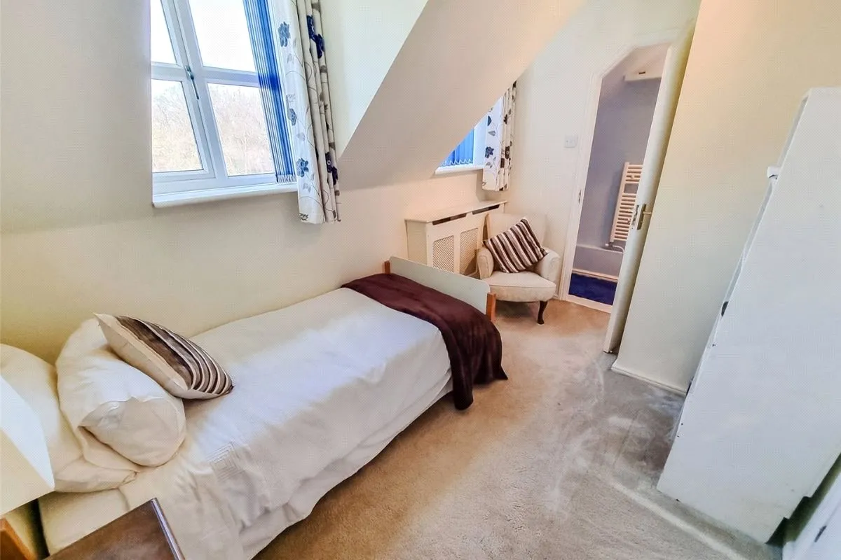 Shackleton Close, Ash Vale, Guildford, Surrey, GU12 5SB, photo 17