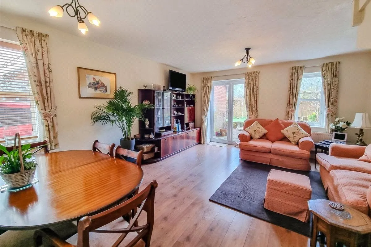 Shackleton Close, Ash Vale, Guildford, Surrey, GU12 5SB, photo 2